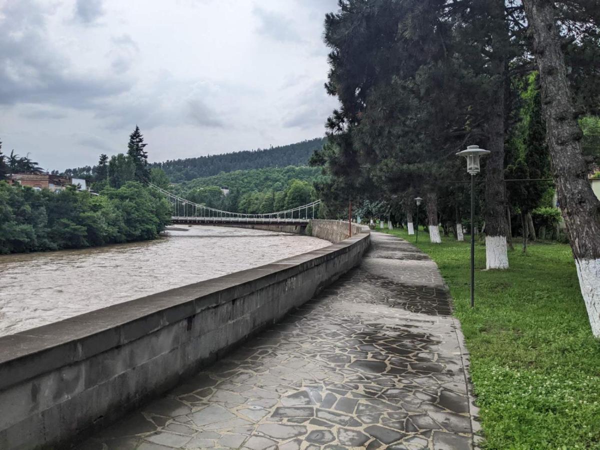Riverside Borjomi Eksteriør billede